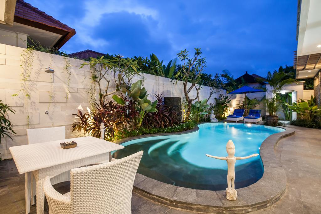 Ambermoon Villa 2 Seminyak Dış mekan fotoğraf