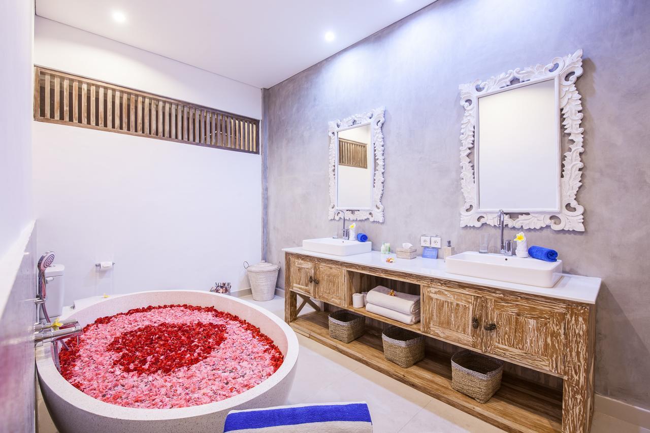 Ambermoon Villa 2 Seminyak Dış mekan fotoğraf